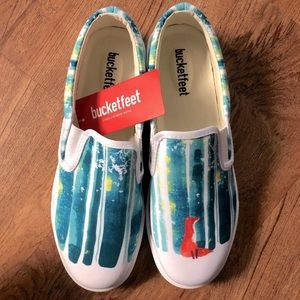 fox print bucket feet slip ons